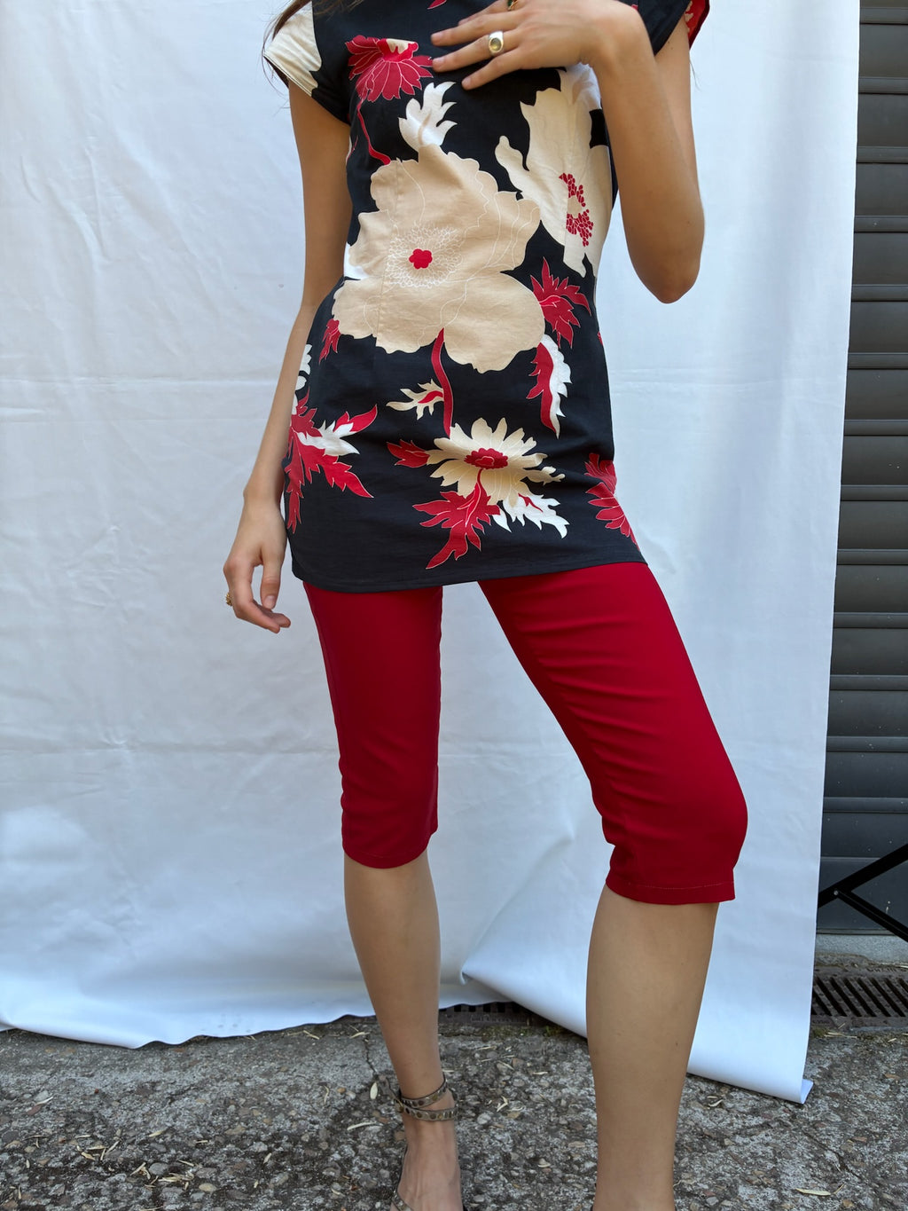 The red capris